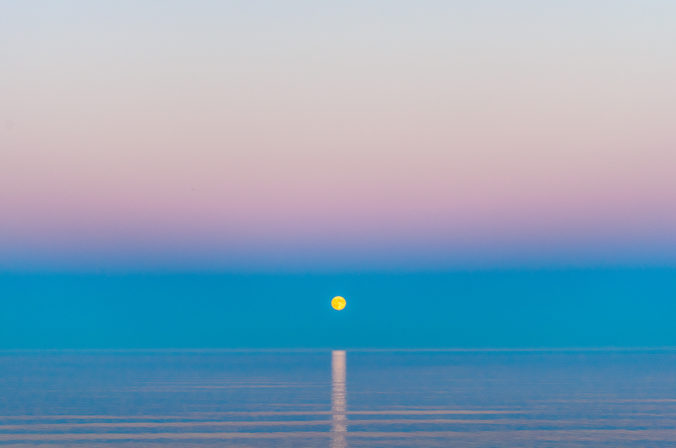 Perfect Moon Wide